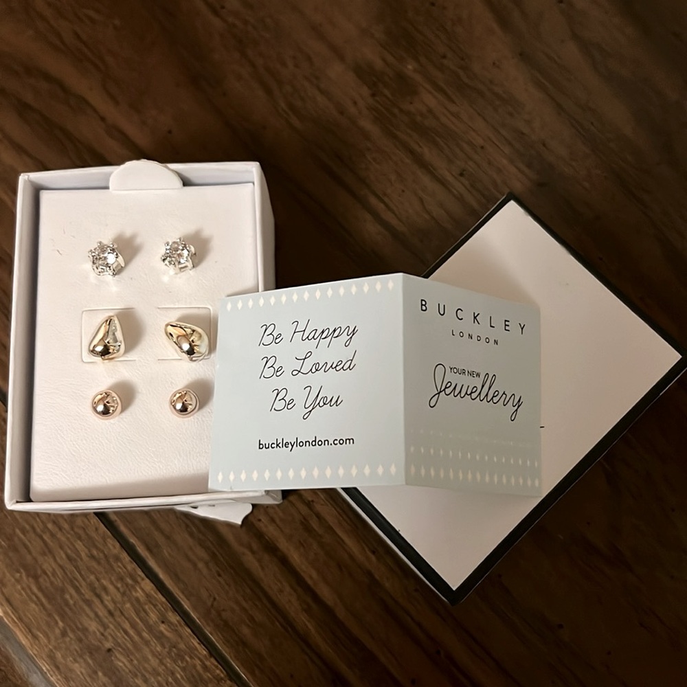 Earrings set + free gift 🎁